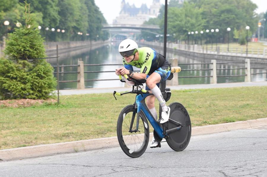 Single leg deadlift for HYROX strength training