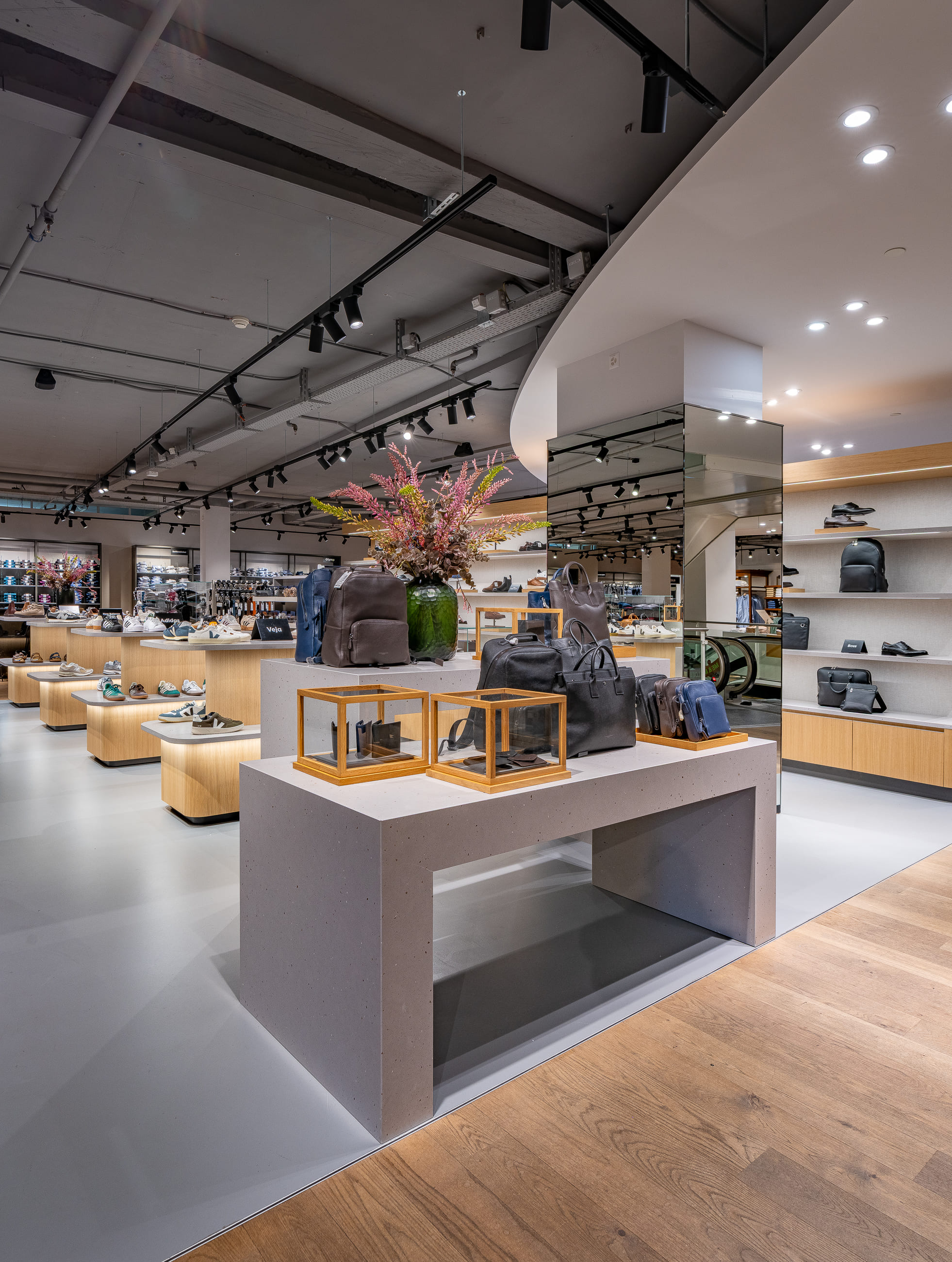 LOEB Warenhäuser Bern, Biel und Thun