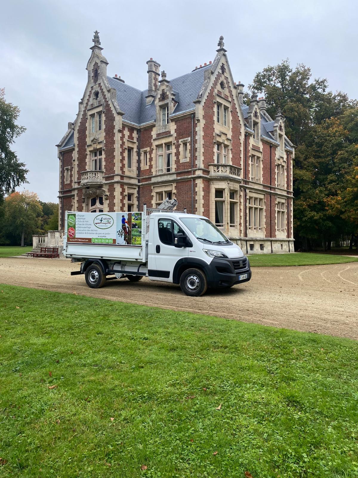 [background image] image of a scenic view of a park (for a veterinary clinic)