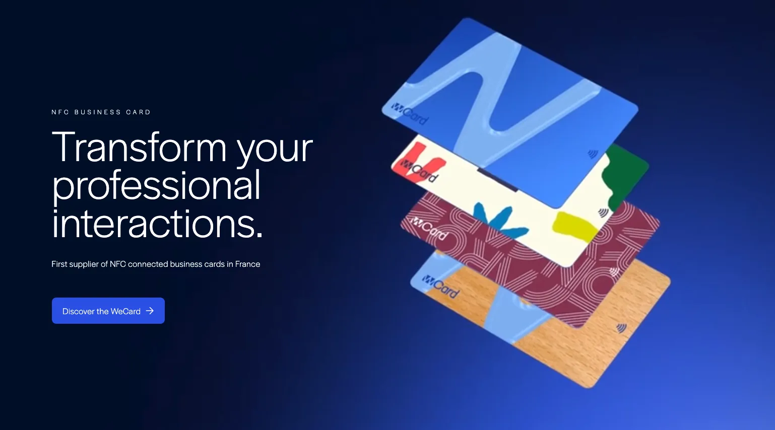 Cartes de visite connectées WEMET sur fond bleu, cas client de prospection B2B