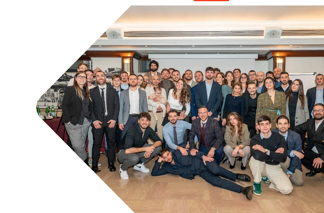 Gran foto del equipo de Sales Hunter durante un evento, caso de cliente de prospección B2B