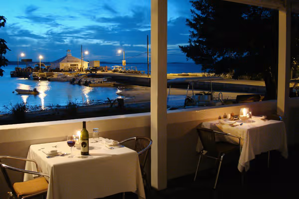 Celebrating Valentine’s Day in The Bahamas: The Most Romantic Restaurants In The Family Islands