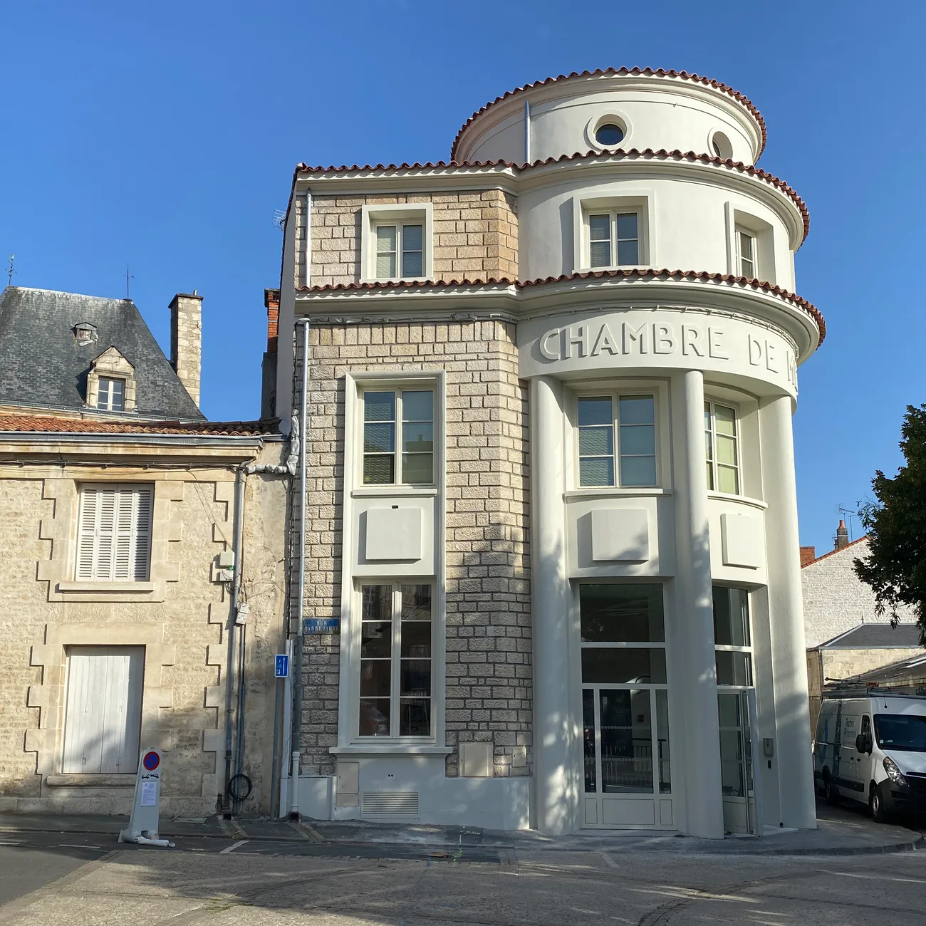 Requalification du bâtiment de la Nouvelle République en bâtiment d’enseignement