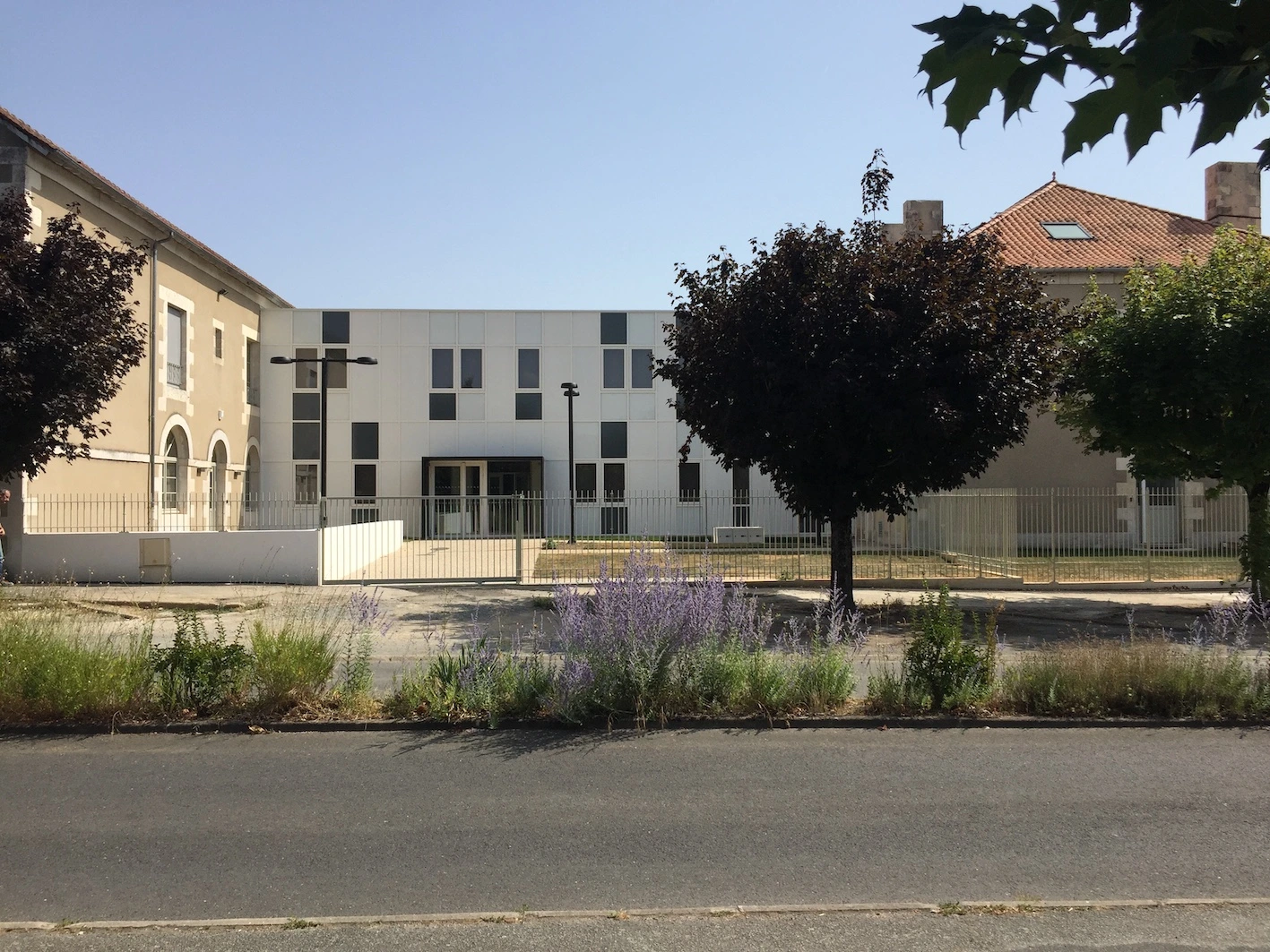 Réhabilitation et extension d'une maison des services départementaux