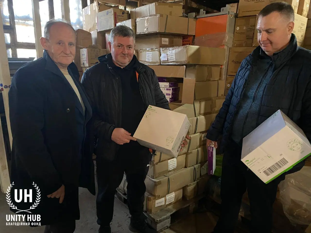 The Unity HUB team during the transfer of medical supplies to the Poliana sanatorium