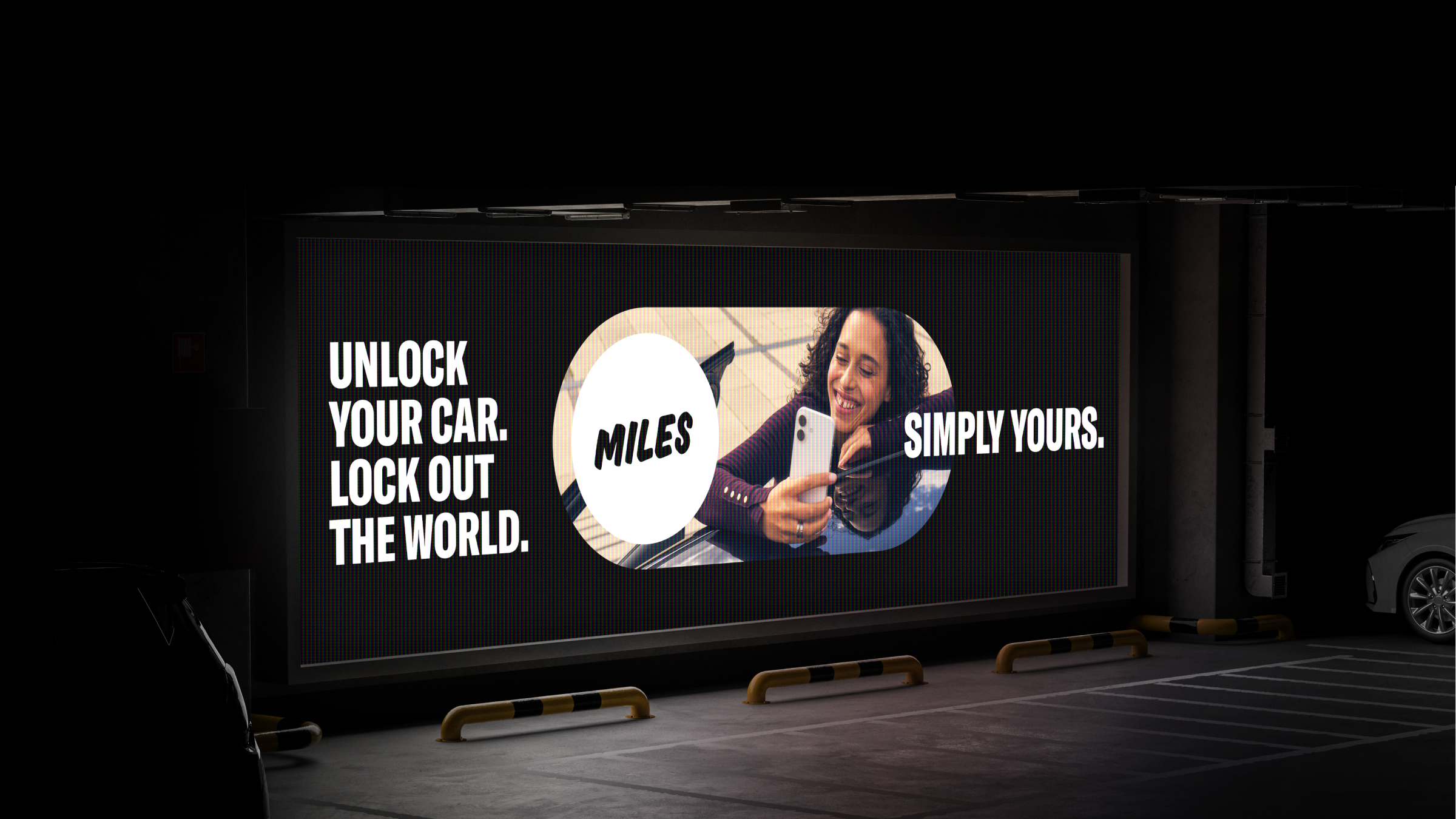 MILES Simply Yours: Markenstrategie als Billboard-Mockup