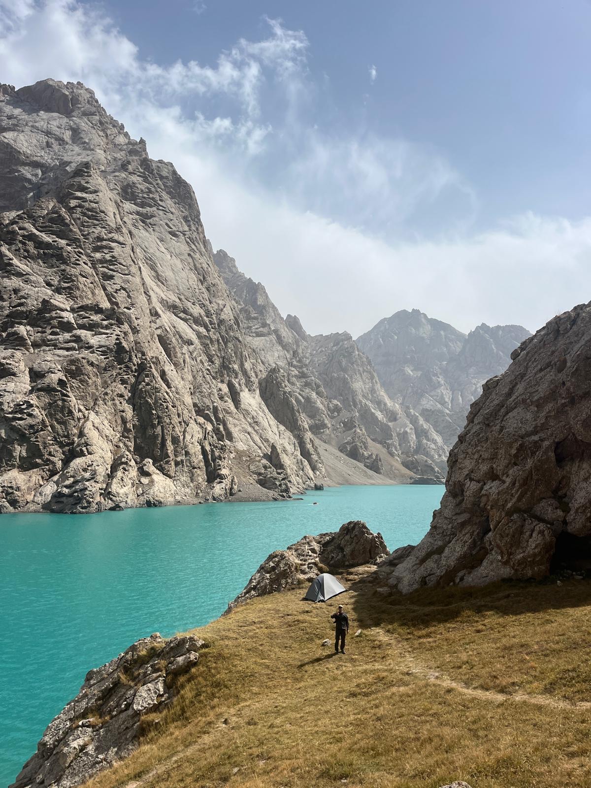 image of vibrant dining space (for a mexican restaurant)