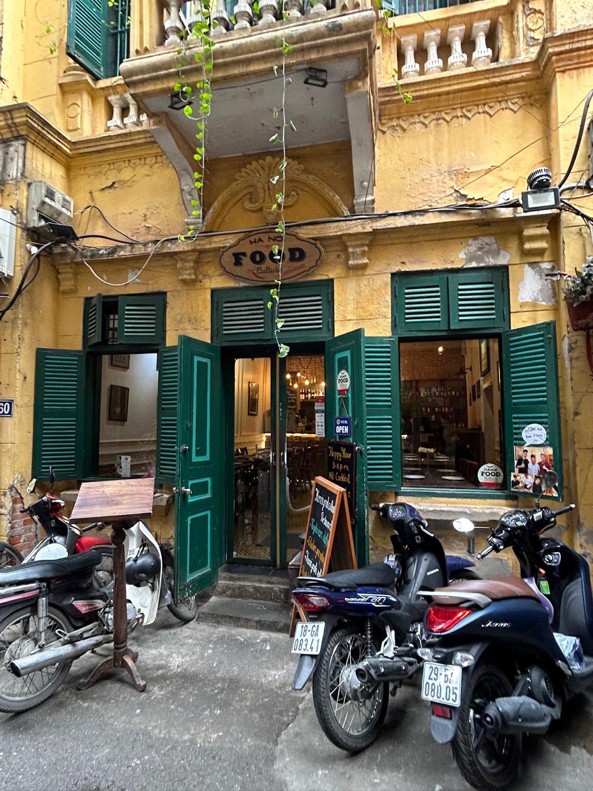 image of a guided tour group