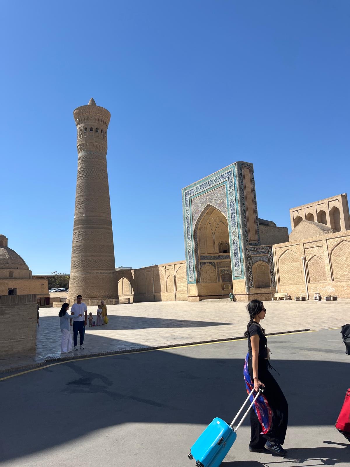 image of a guided tour group