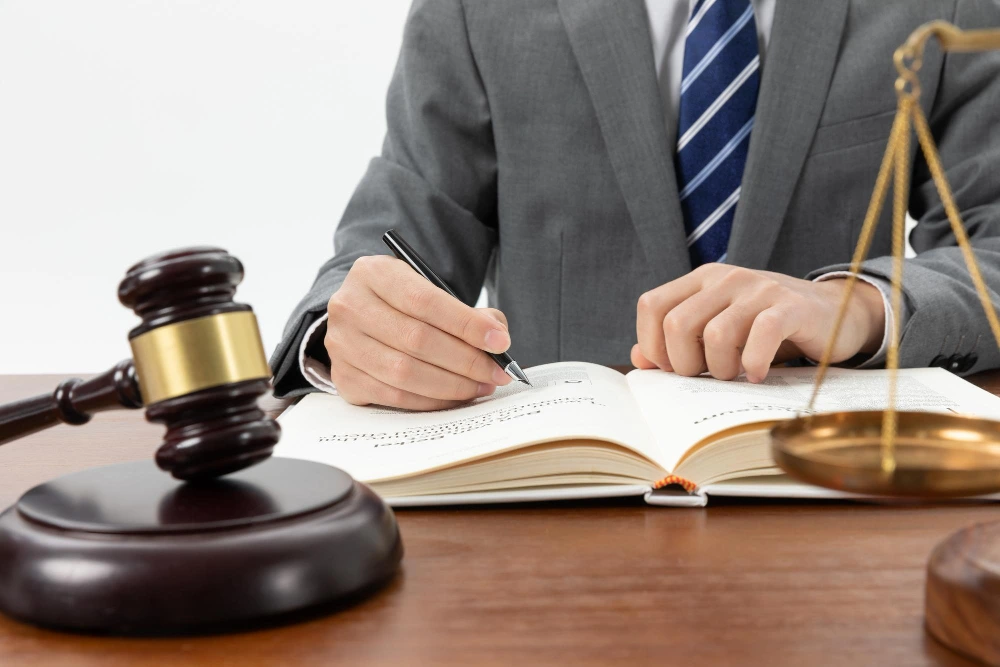 How Defense Attorneys Can Verify Medical Chronology Accuracy in 10,000-Page Record Stacks
