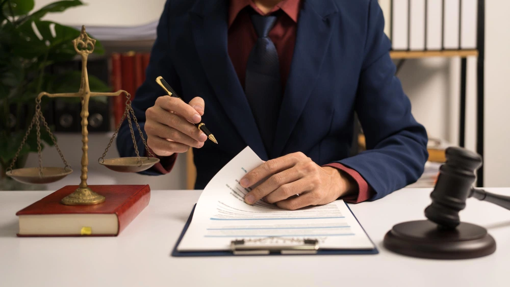 How Accurate Medical Record Review Helps Medical Malpractice Attorneys Avoid Missed Case Facts