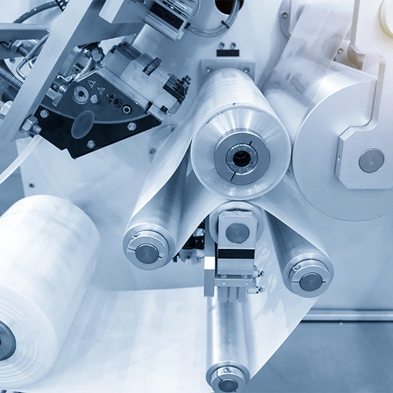 Machine outil dans une usine de plasturgie