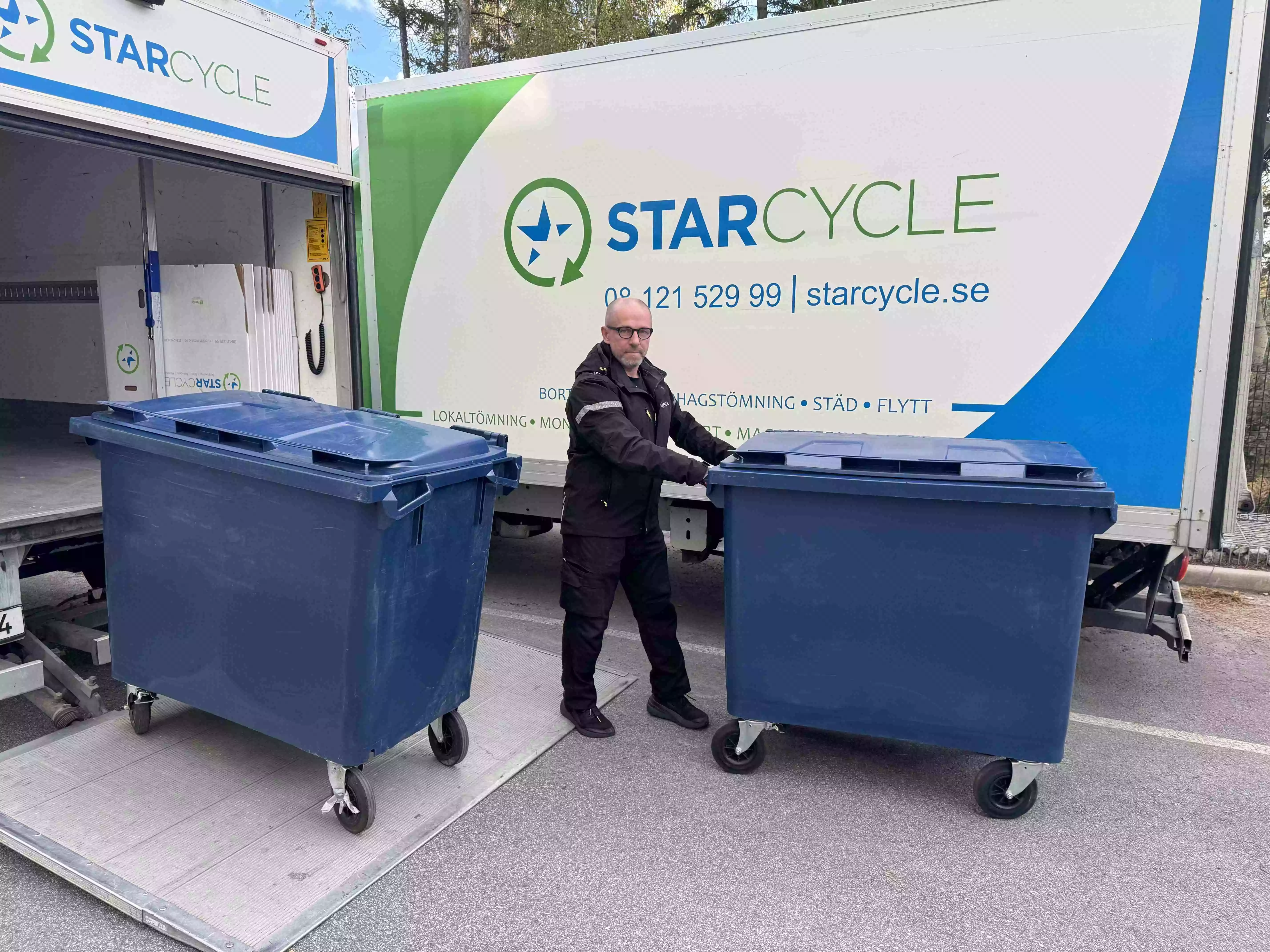 Genom att kombinera smidiga flyttningar med smart återvinning bidrar vi till att skapa renare miljöer och en grönare framtid.