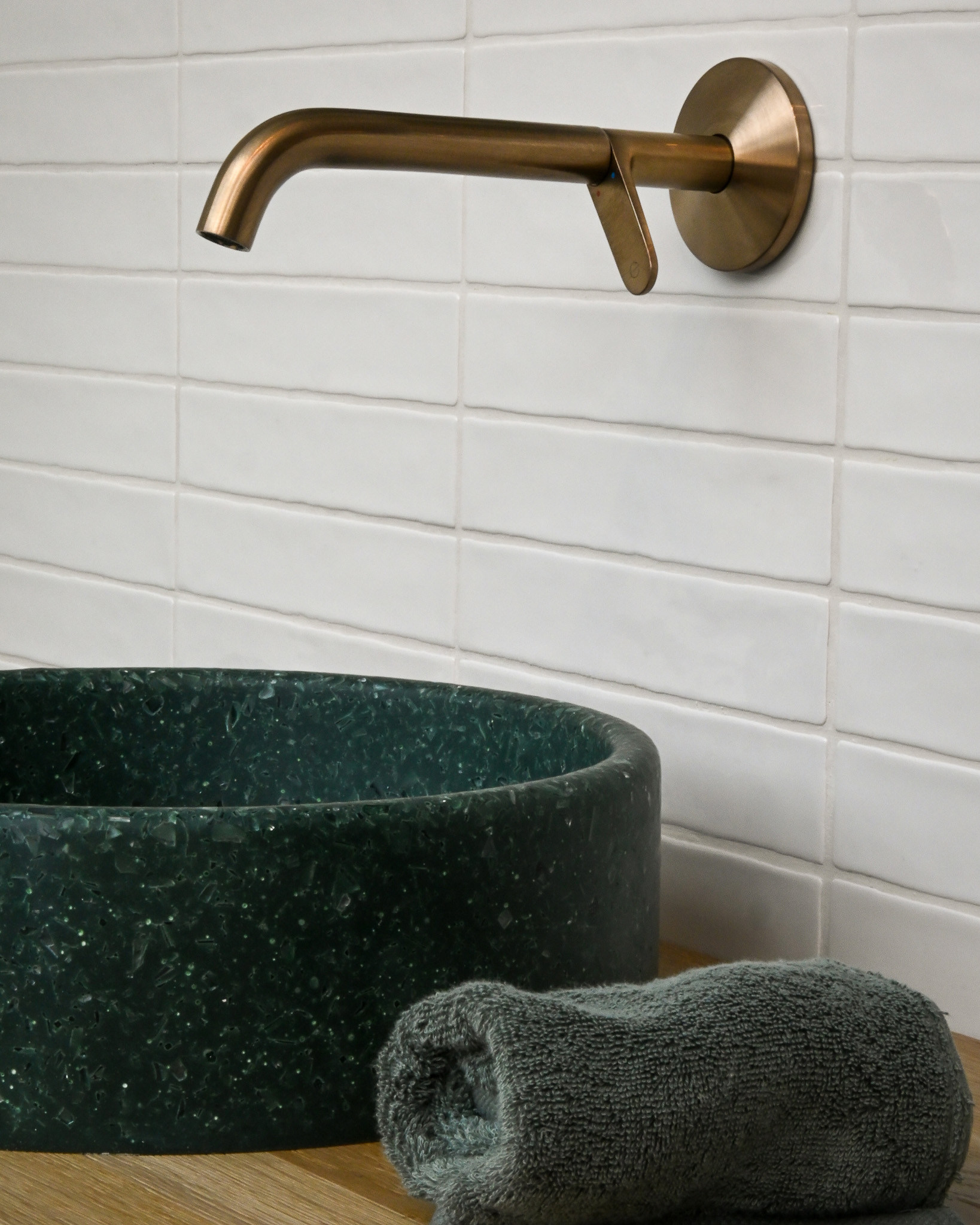 Detailfoto van een kraan. Deze is te vinden in onze toonzaal in Herentals.