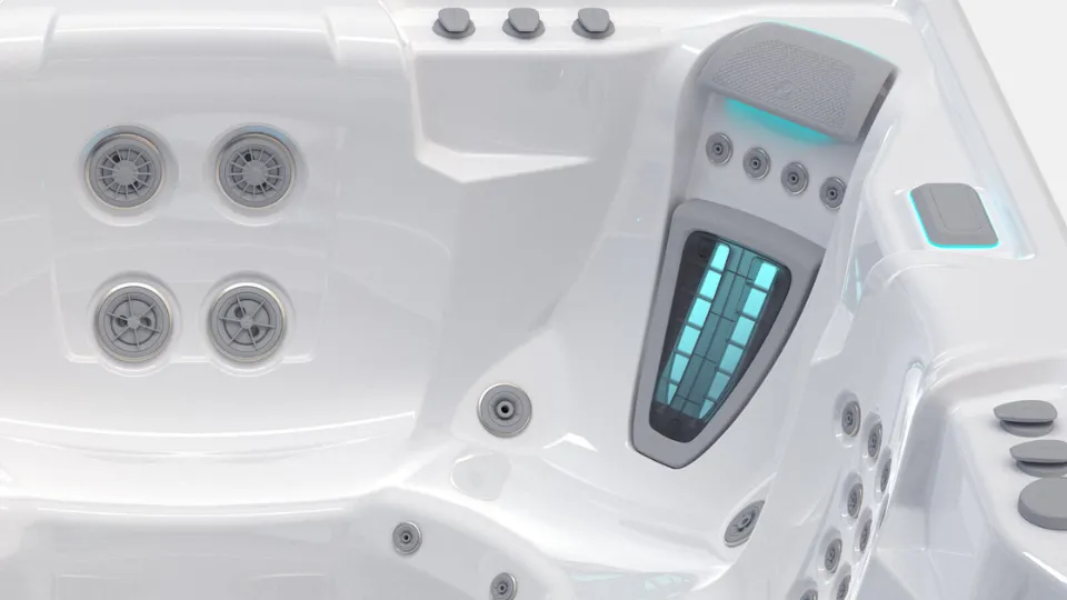 Moderner weißer Whirlpool mit türkisfarbenen technologischen Akzenten