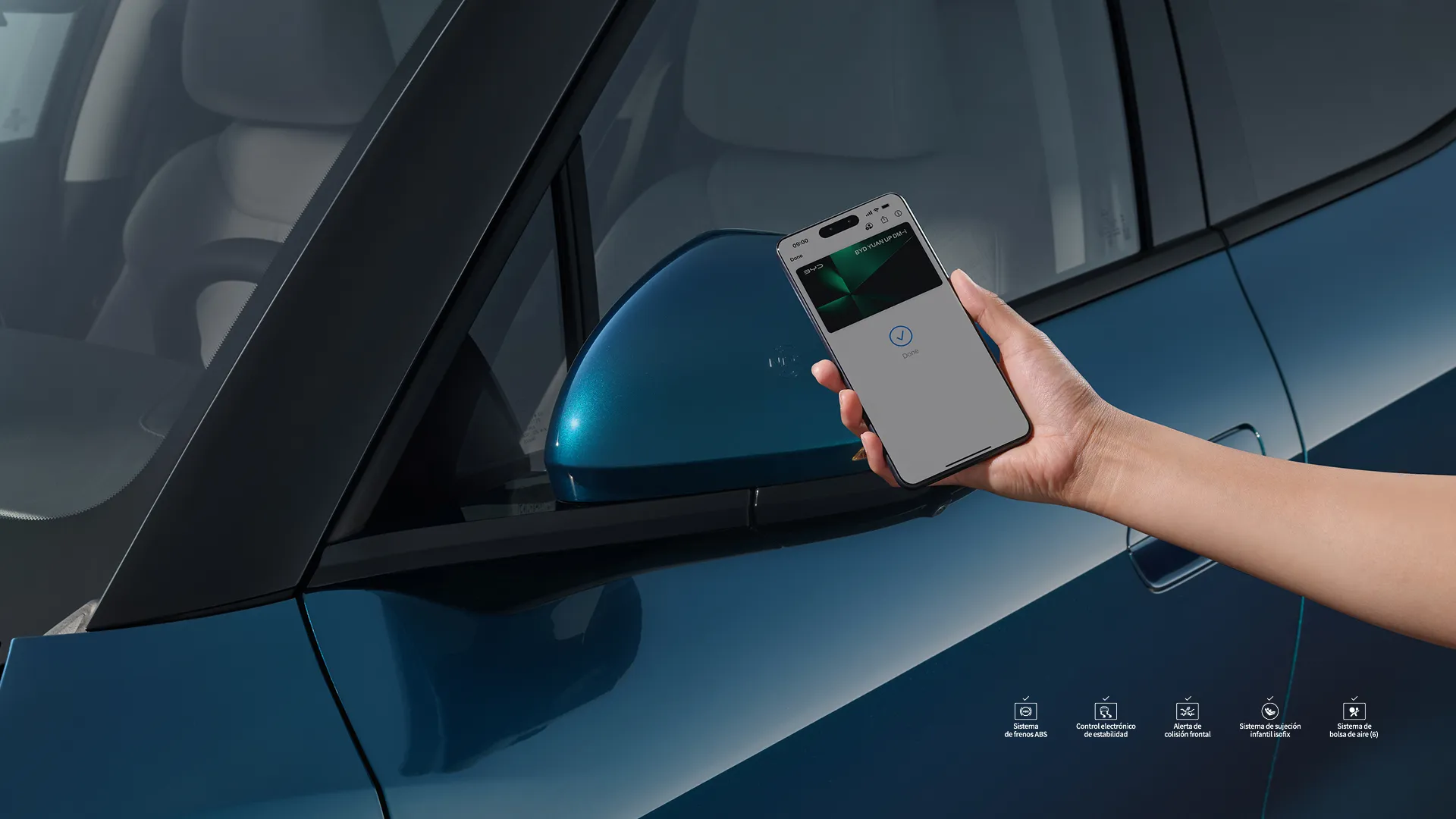 BYD YUAN UP DM-I, llave digital desde smartphone junto al retrovisor - Codinova