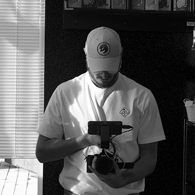 Johan holding a camera