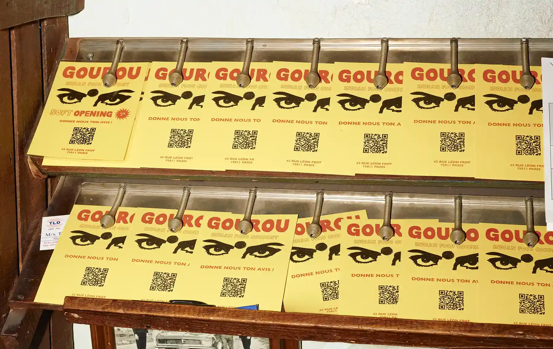 Photo d'affiches dans le restaurant Gourou dans les cuisines