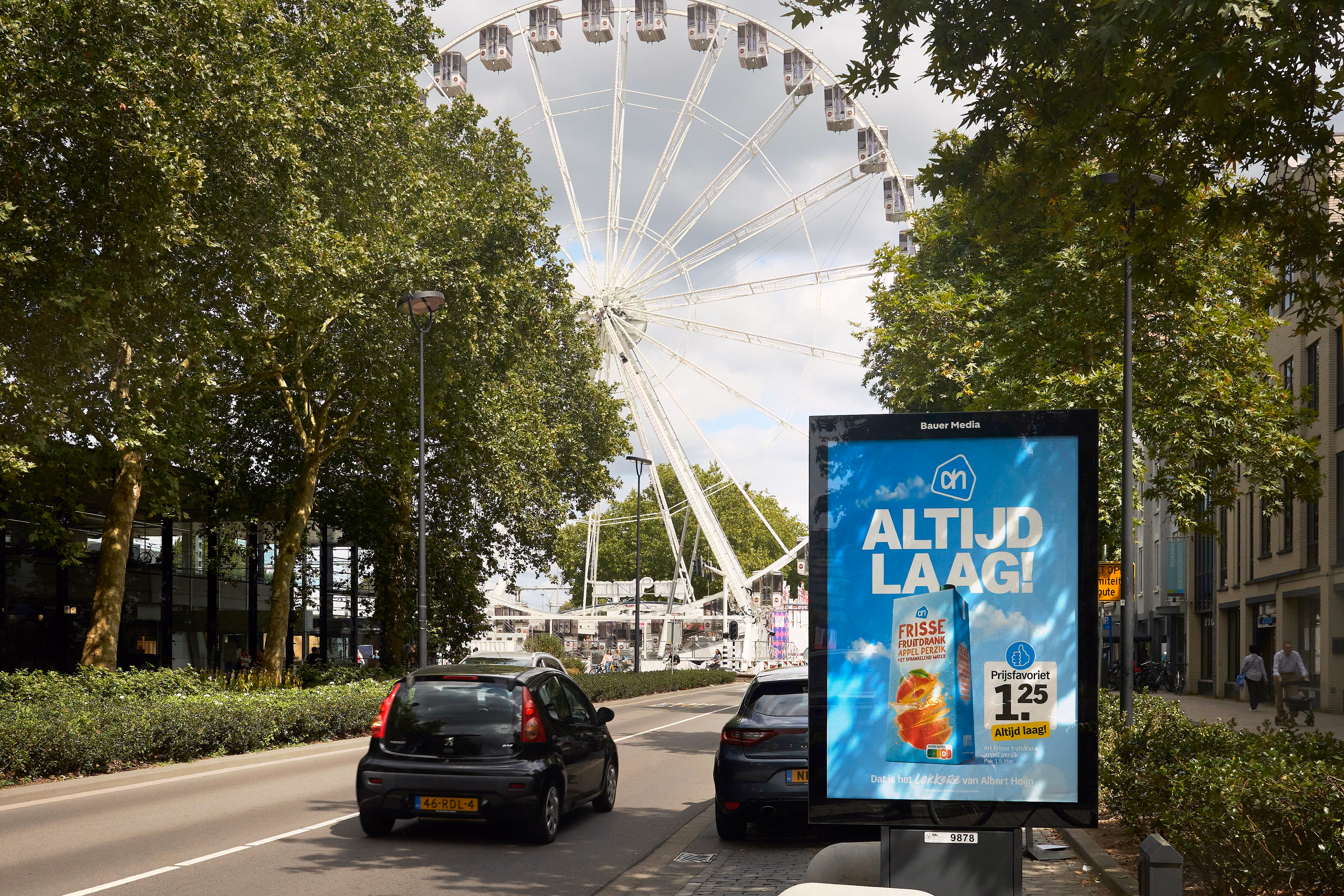 Adshel Tilburg - Tijdens Kermis - Albert Heijn campagne