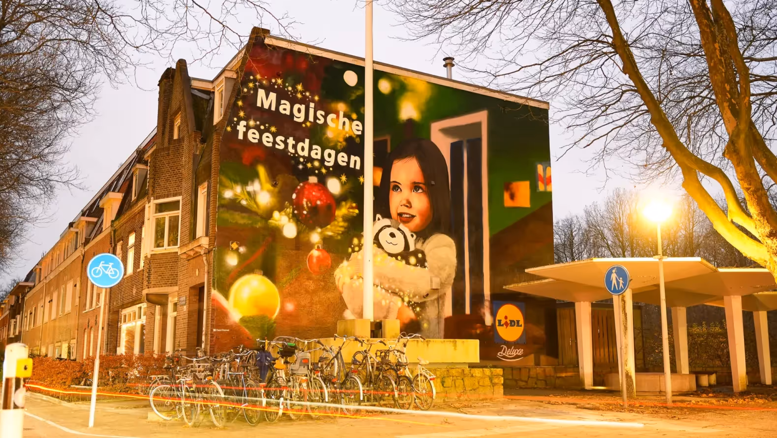 Muurschildering met Lidl reclame
