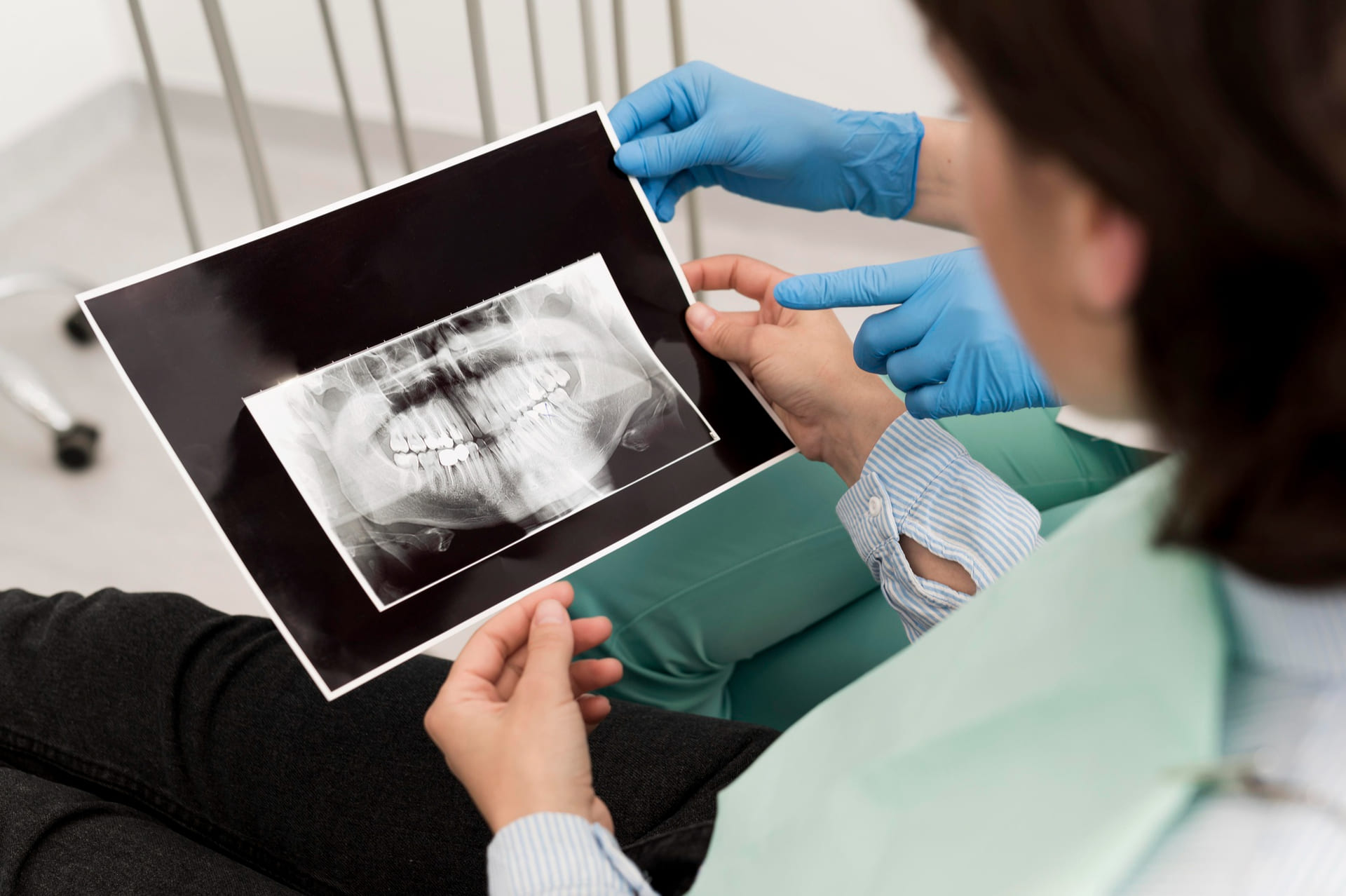 Dental implants and specialized care at Elite Diamond Dental Clinic
