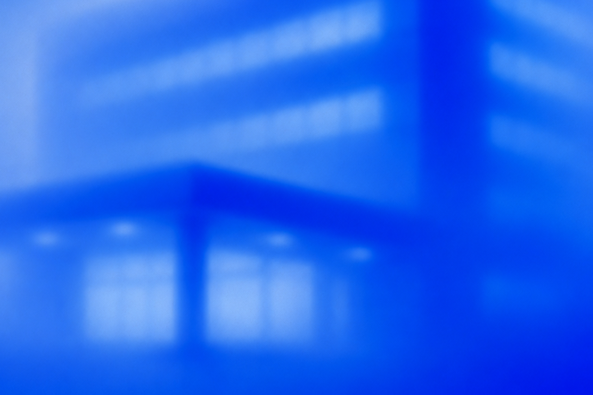a woman and a man are in a conversation. The style is blue and blurry