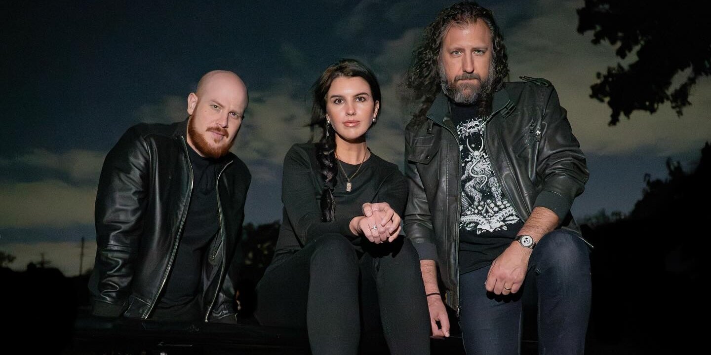 Sundyr w/ DE4DSET • Undoll