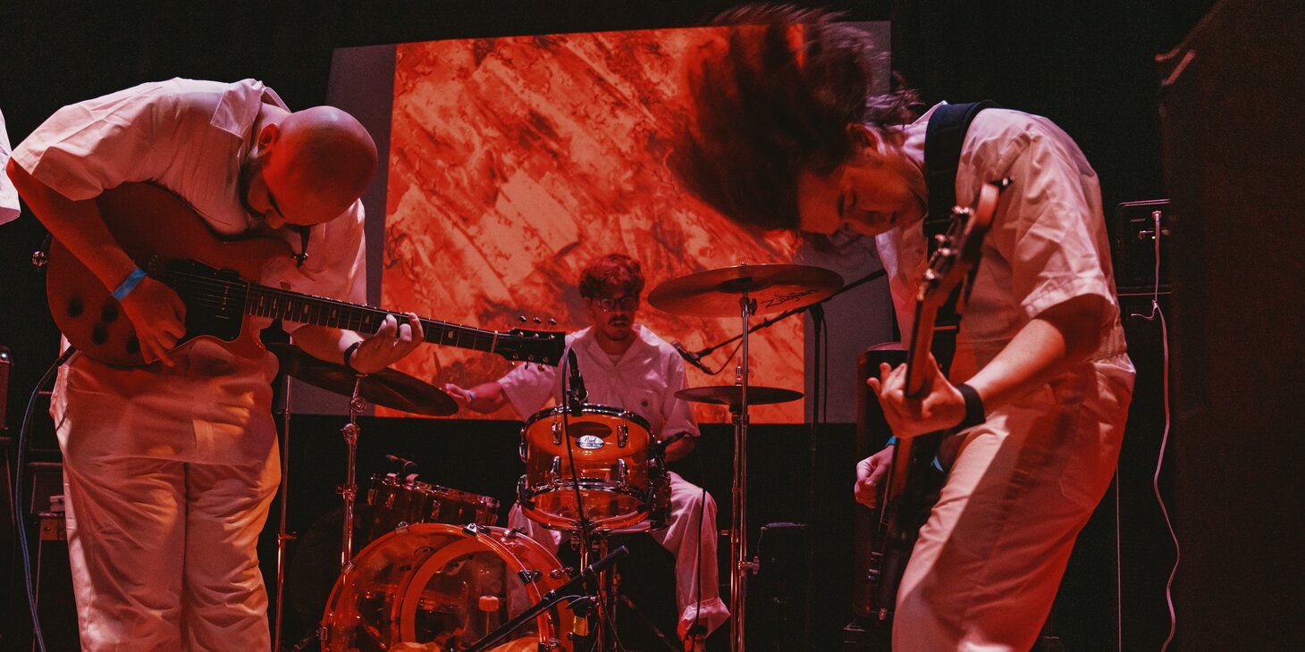 Go on Red + Ranchos w/ Hungry Bug + Apricity