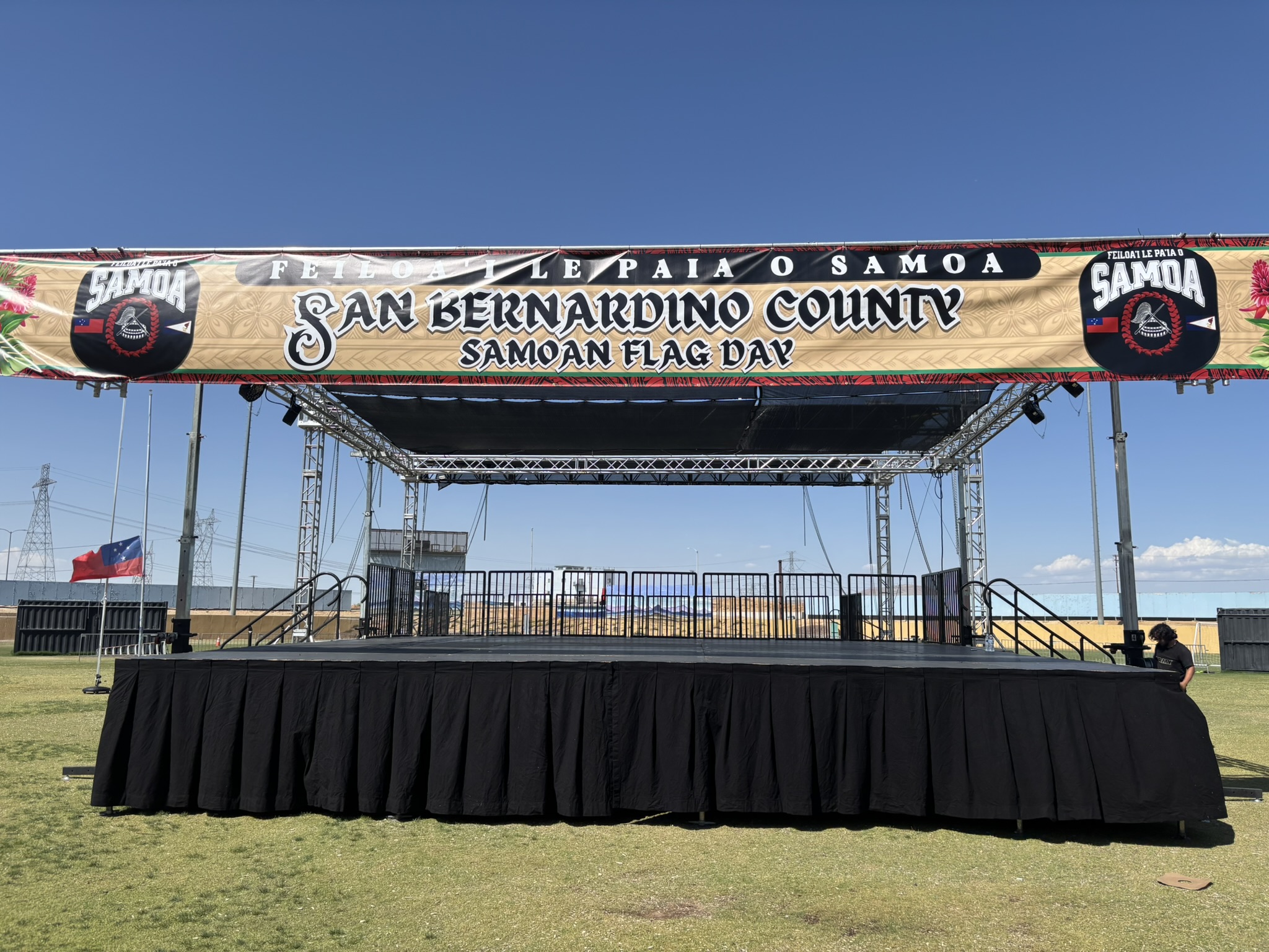 28' x 28' x 48" Steel Deck Stage In Adelanto