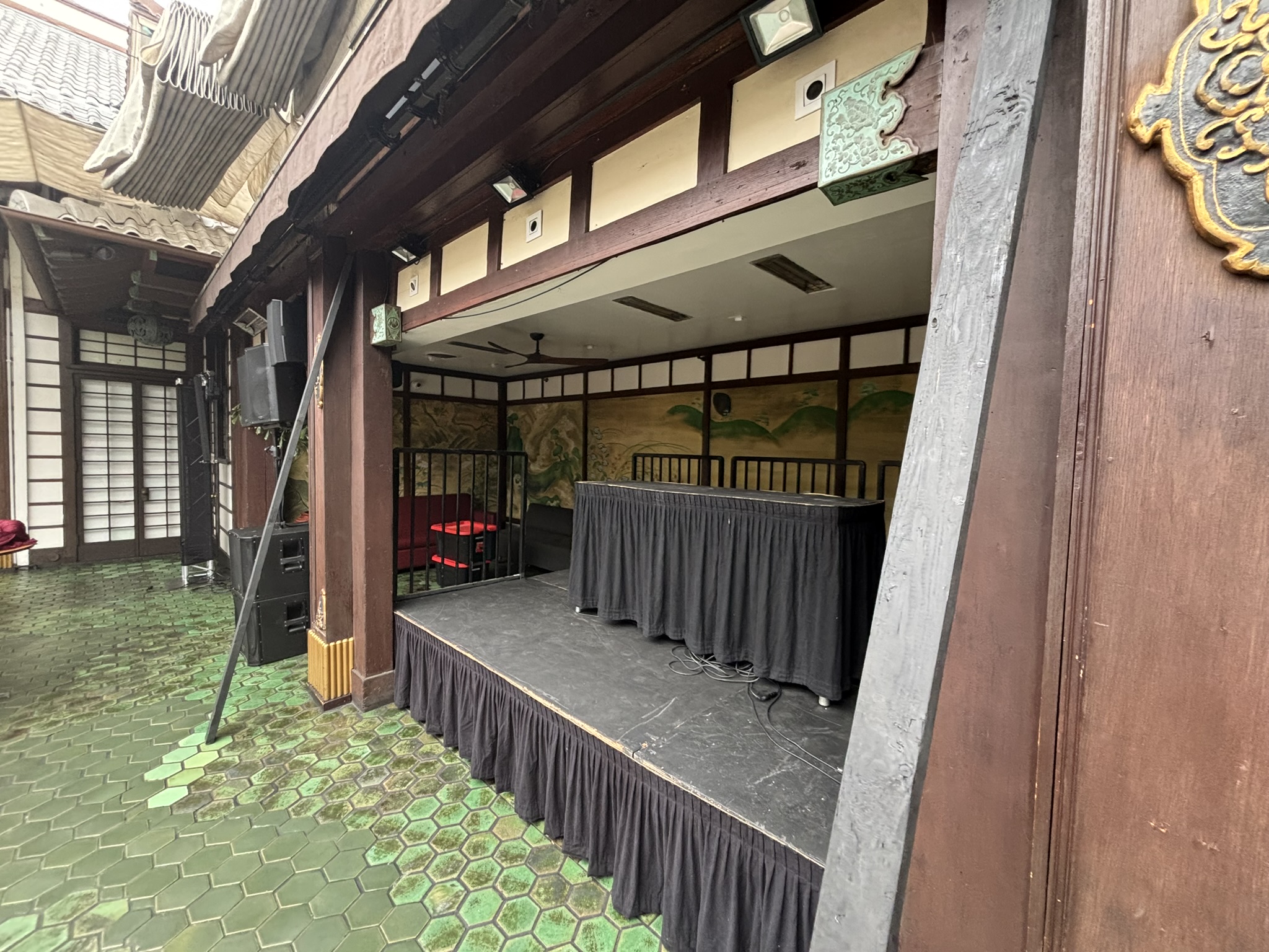 12 x 12 Steeldeck Stage Rental