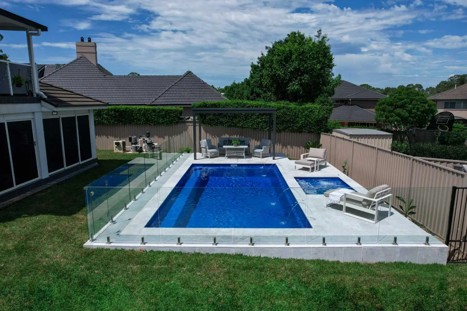 Hampton Grande 8m fibreglass pool in Ocean Reef, view 8
