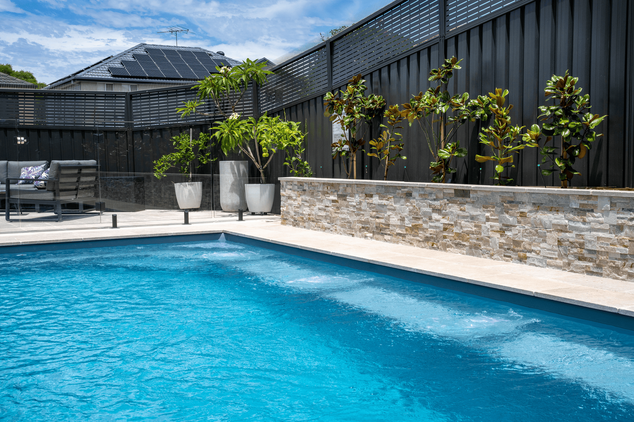 Hampton 8m x 3.3m fibreglass pool in Mondo Grey Sparkle, view 4