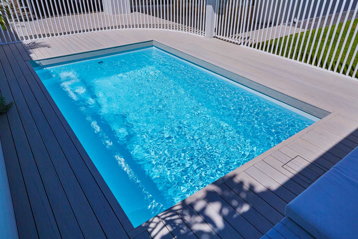 Hamilton Slimline 5.5m fibreglass pool, view 2
