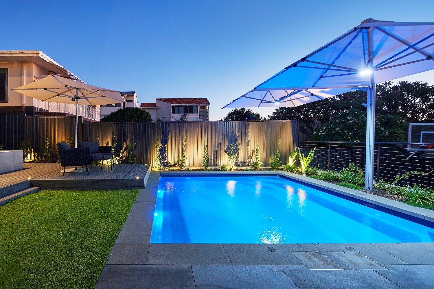 Hampton Grande 5m fibreglass pool, view 8