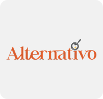 Logotipo da palavra 'Alternativo' em letras laranja e cinza com uma lente de aumento sobre a letra 'o'.