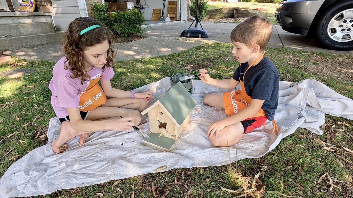 Paint the bird house