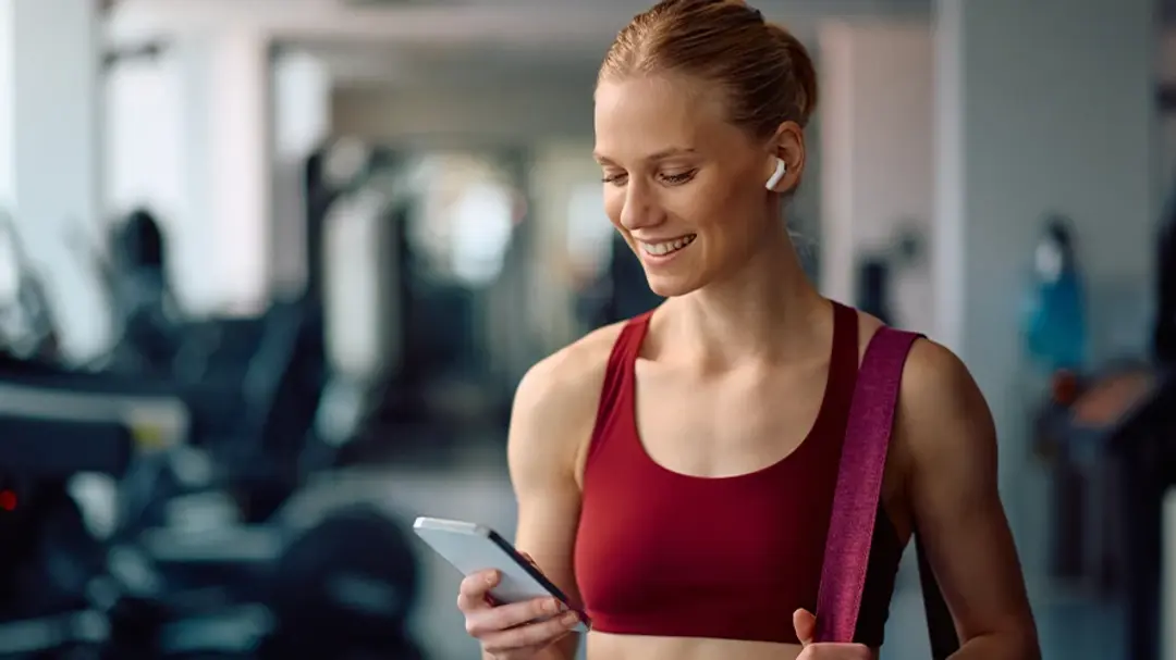 woman smiling - woman smiling - Best Free Workout Apps
