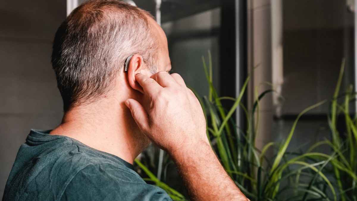 Unexpected & Early Signs Of Hearing Loss