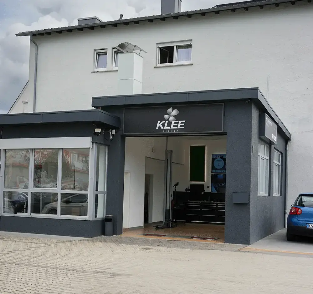 Unsere HU/AU Prüfstelle in Göppingen in der wir Dienstleistungen wie Hauptuntersuchungen in verbidnung einer Abgasuntersuchungen anbieten