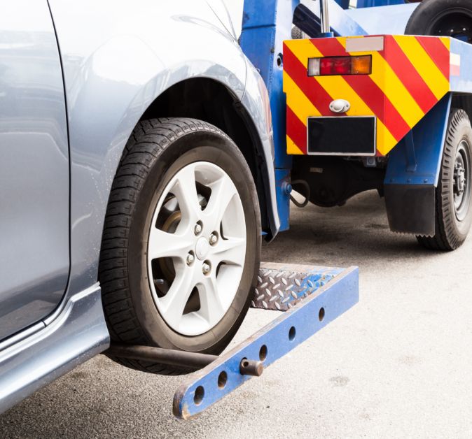 Bénéficiez d'un service de dépannage disponible 7j/7 et 24h/24 grâce à notre service agréé par vos assurances.