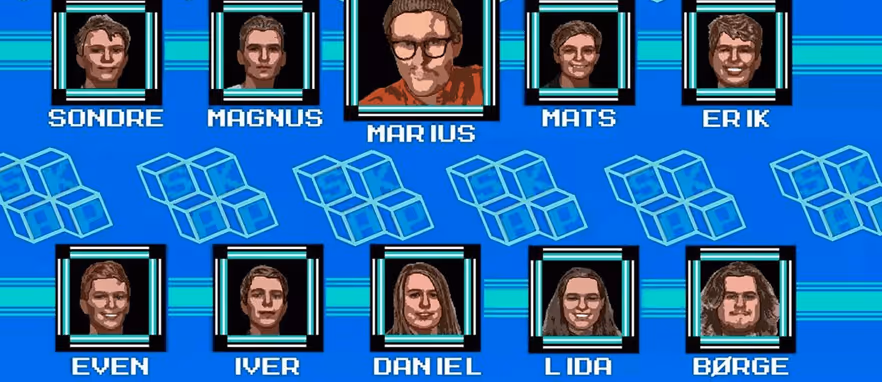 Pixelkunstportretter av ti personer med navn under hver ramme på blå bakgrunn med 3D-kubeillustrasjoner.