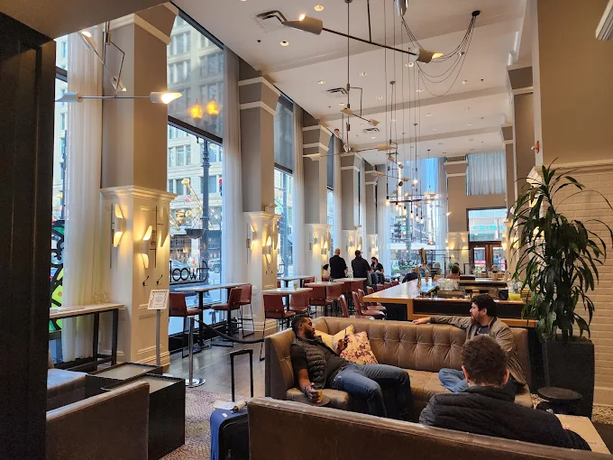 The Alise Chicago (Mag Mile)