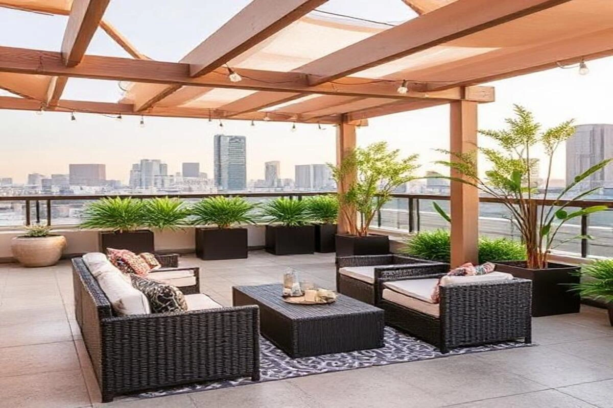 Amenities: Rooftop Retreats and Pampering Perks
