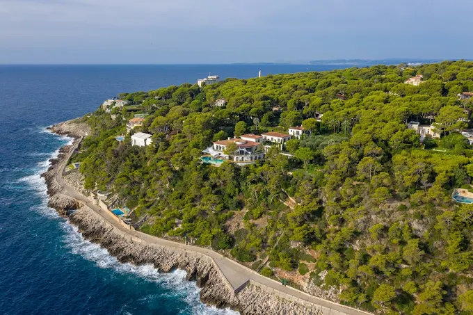 A Spectacular Location on the French Riviera