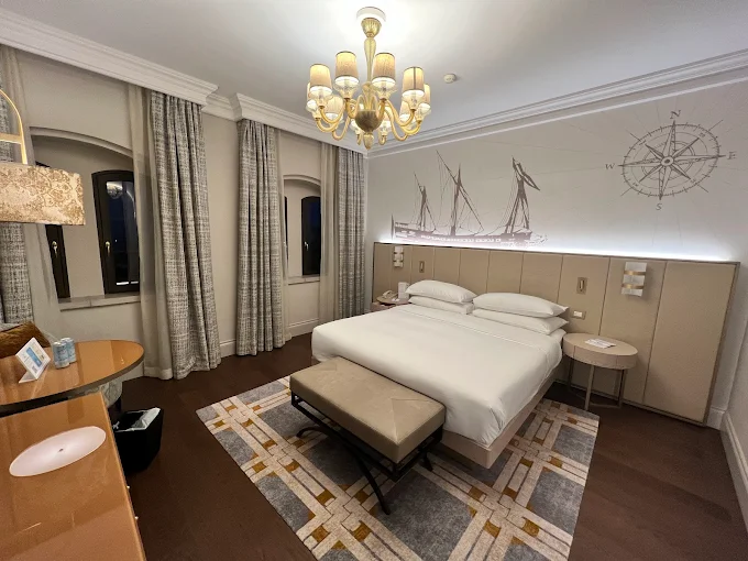 Rooms and Suites: Canal-View Elegance with Venetian Whimsy