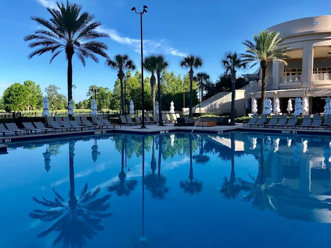 Amenities: Resort Perks and Fitness Flow