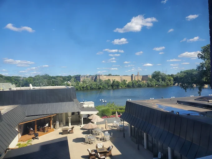 Why the Radisson Hotel Grand Rapids Riverfront is a Smart Stay