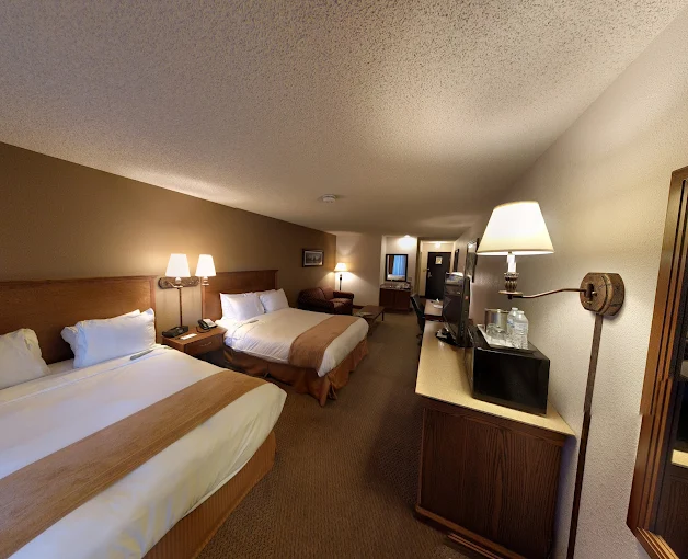 Rooms and Suites: Cozy Corners with Garden Whispers