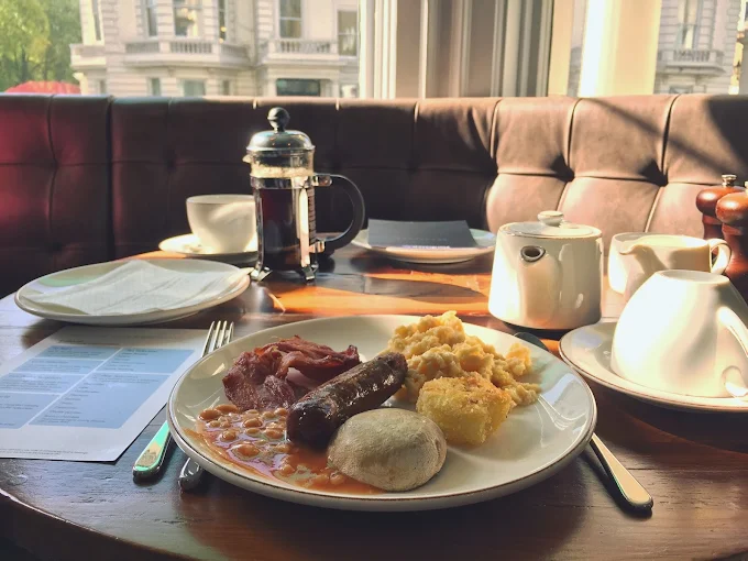 Dining: Quality Meals On-Site and Nearby