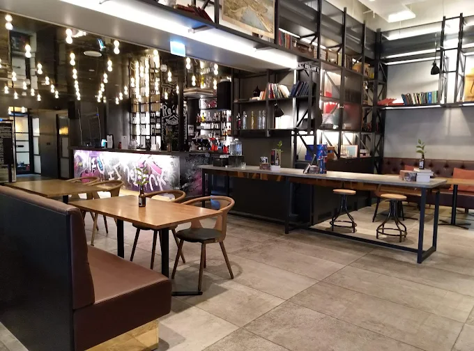 Dining and Breakfast Experience